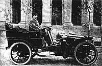 The marqués of Bolaños, one of Spain's noblemen owned Spain's first registered car. Photographed here in 1902. Via El Mundo.es