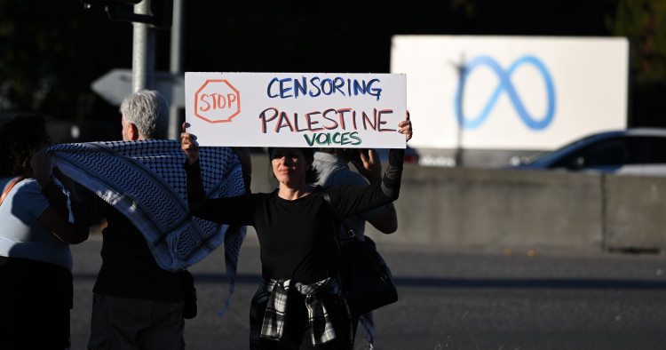 Pro-Palestine-protest-against-Metas-censorship-resized: image via The Middle East Institute